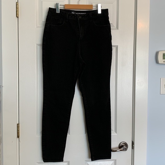 NOBO No Boundaries women's black stretch jeans
pants size 13 good used condition - Picture 2 of 5